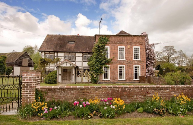 17th Century Manor House in Herefordshire village