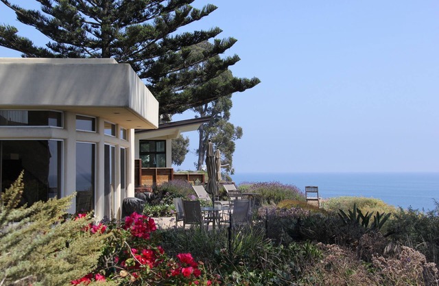 180 Degree Ocean Views-2 Suites Plus Loft- Monthly or more Rental ONLY