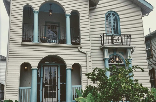 1800 sf Townhome - Minutes to Everything in Town