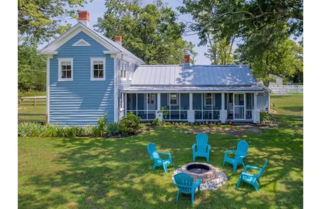 1891 Coastal Charmer: fully renovated farmhouse