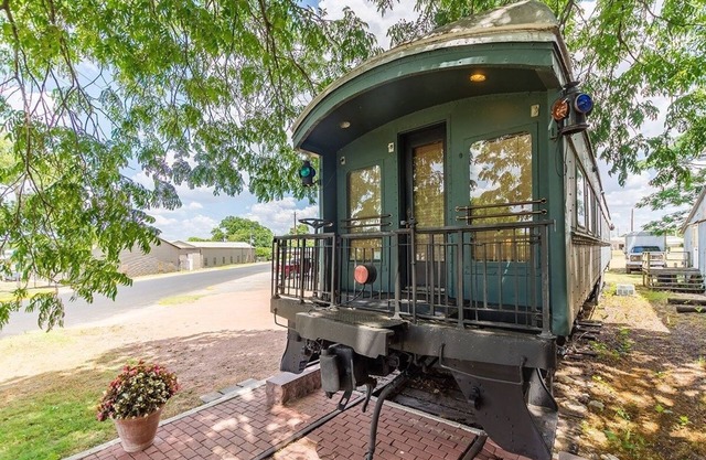 1894 Private Pullman Palace Ca 1 Bedroom Apts by Redawning