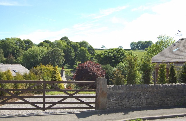 18th Century Stone Cottage, family and pet friendly in Tideswell