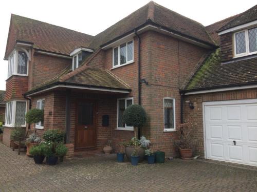 19 Bedrooms Guest Houses In Aylesbury