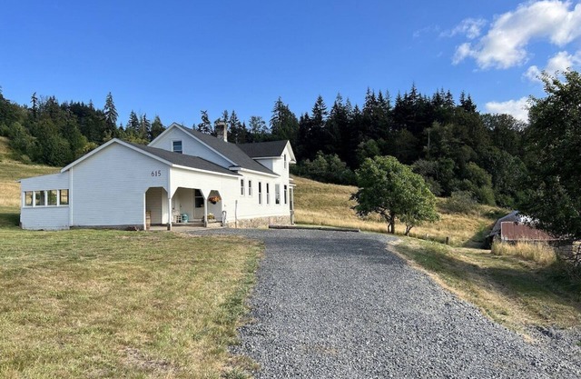 1910 Vintage Ranch House with beautiful views