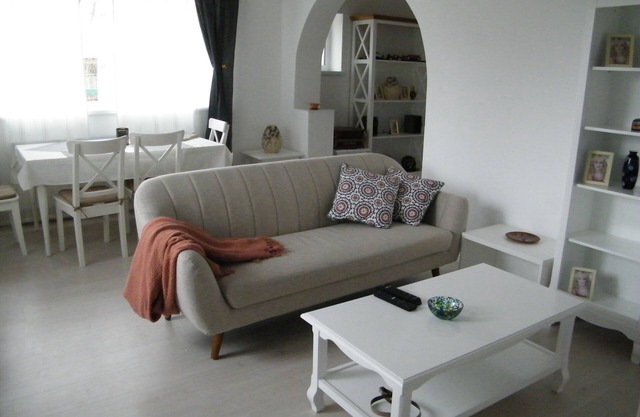 1942 fully renovated cottage
