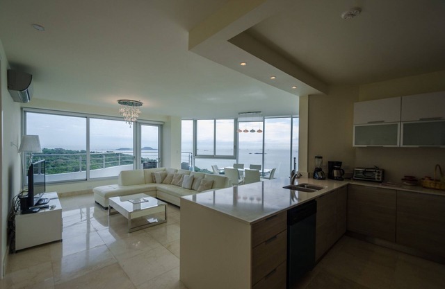 19L Breathtaking Oceanview Playa Bonita Resort