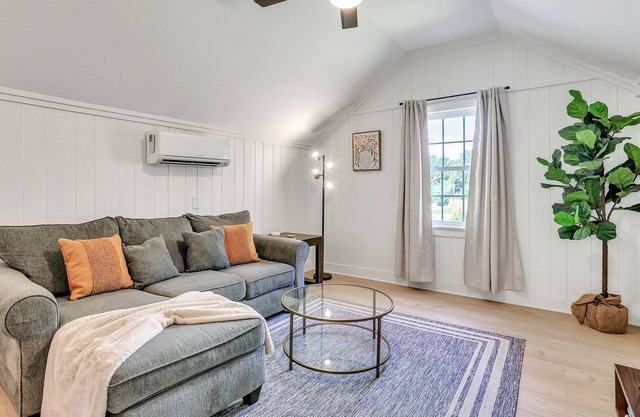 1bd/1ba Apartment * Renovated 2025 * Apartment in Savannah * 30+ day stay