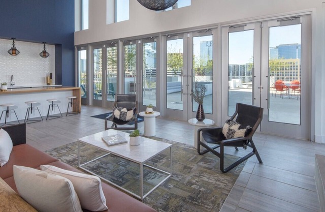 1BD/Austin - Rooftop Pool & Firepit, BBQ!