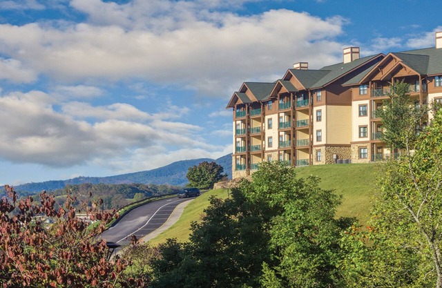 1BD/Sevierville - Smoky Mountains Resort w/pools!