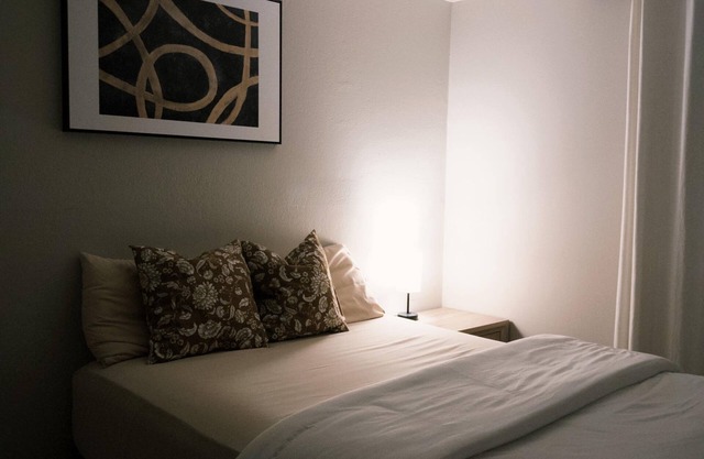 1bedroomnGuest suite with separate entrance and exit , full kitchen