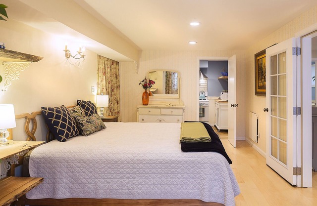 1BR/1BA newly remodeled, next to regional park, SF, Berkeley, Wine Country