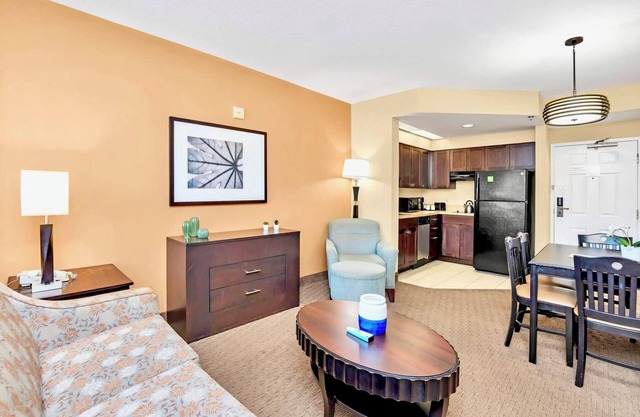1BR Apartment Close to Disney w Pool and Hot Tub!