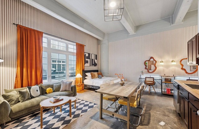 1BR, Central, Gym, Game Room, Rooftop | Velvet Apt