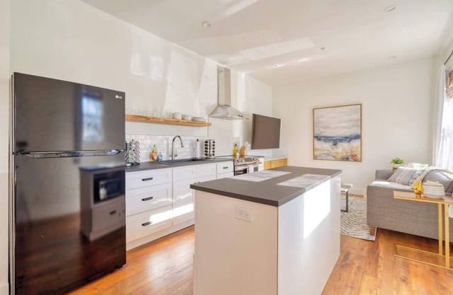 1BR Fast WiFi Walk to Dining & Breweries