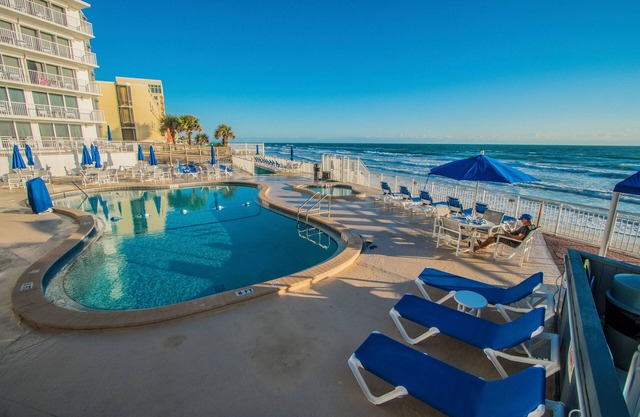 1BR Oceanfront Condo w/Balcony & Kitchen