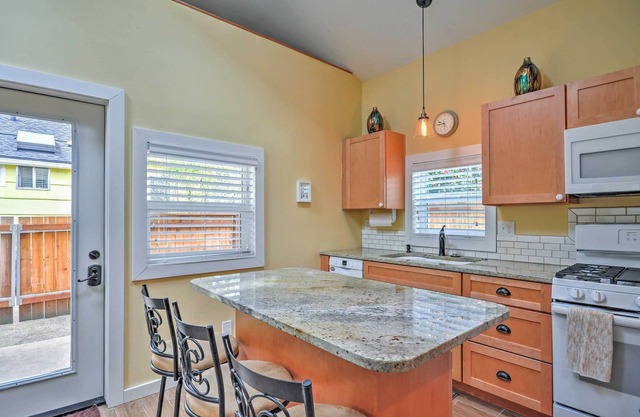 1BR Portland Cottage - Easy Downtown Access!