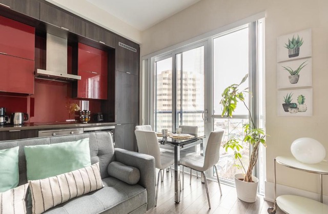 1BR Upscale Loft with Netflix -& Stunning Views of CN Tower