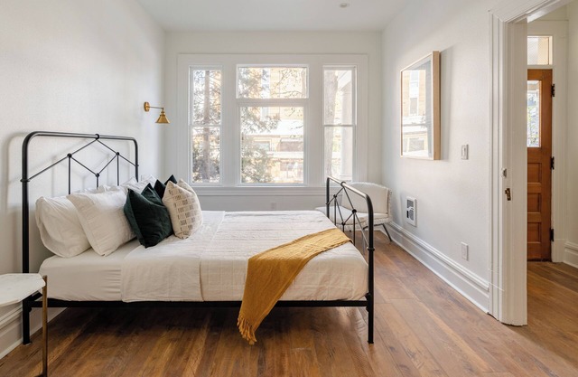 1BR Walk to Coffee, Brews & NW 23rd Shops