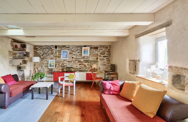 1km from the beach, charming cottage for 6