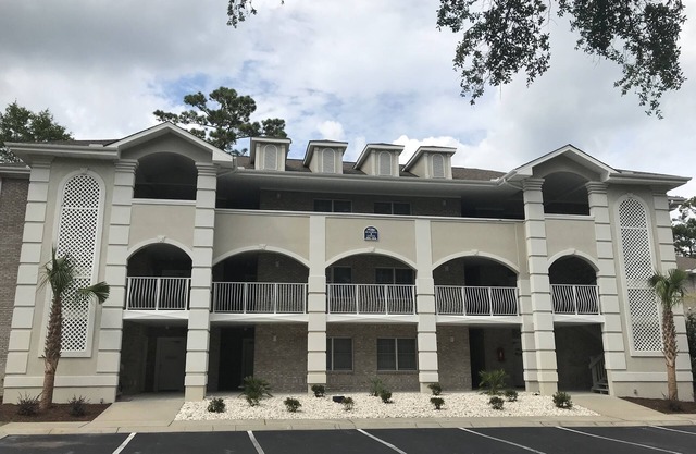 1st floor 2 BR, 2 BA Condo close to Beach & Golf Courses w/Indoor/Outdoor pools