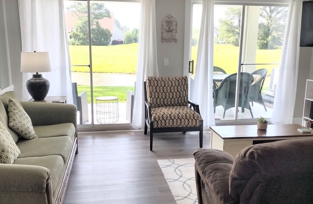 1st floor condo! No steps! Golf onsite and just minutes to top area beaches