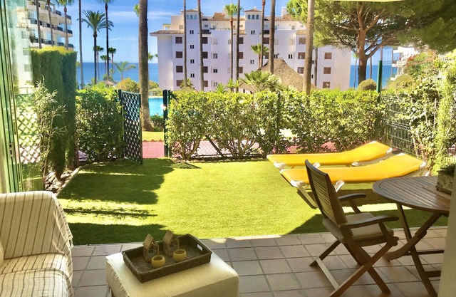 1st line beach - Private Garden + Large Terrace. Well-appointed. Comfortable