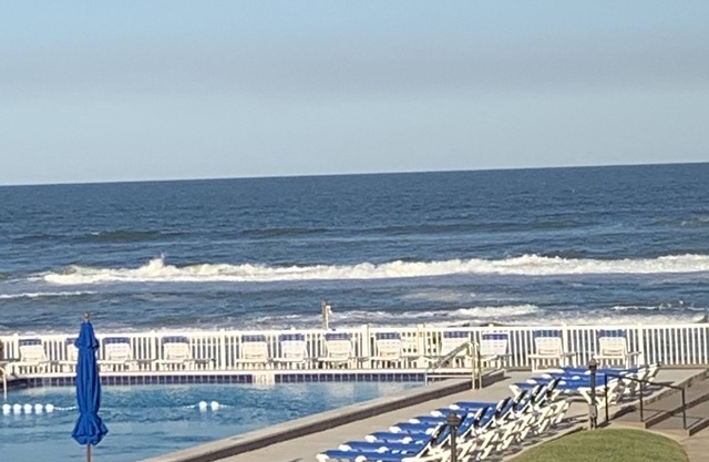 2/2 BEACHFRONT CONDO- No Drive Section