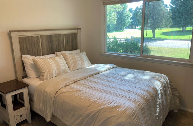 2,800 sqft large 2-bedroom house in safe sought after neighborhood with AC, WiFi