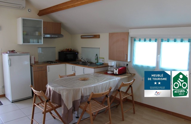 2* air-conditioned furnished apartment in a quiet area