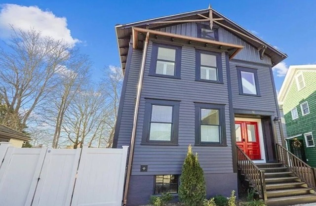 2 Bd/Bath Beauty in the Point! Furnished 2025, Westin King Mattress + Dbl/2Twin