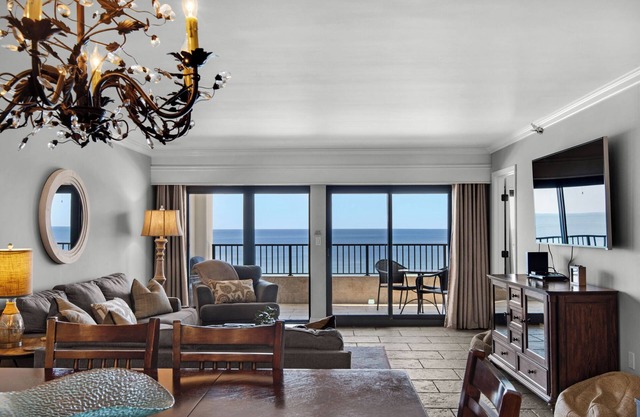 2-bdr 2-bth condo with phenomenal views of the Gulf with Beach Service Included