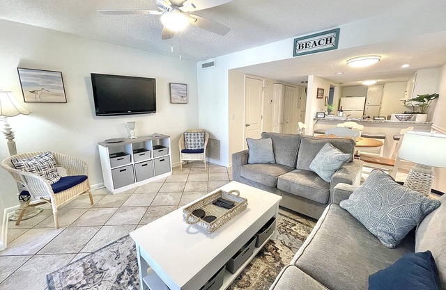 2 Bdrm Ocean view just steps away from Crescent Beach