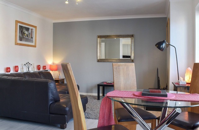 2 bedroom accommodation in Wallasey- Wirral-Liverpool