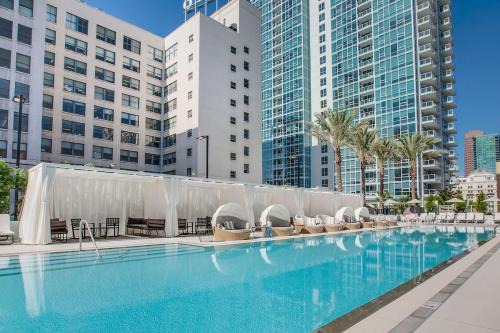 2 Bed 2 Bath Stylish Luxury Premium High-Rise Apartment