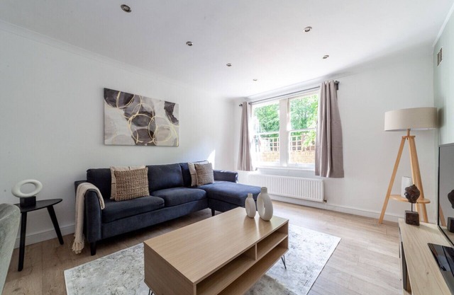 2 Bed Apartment in Clapham