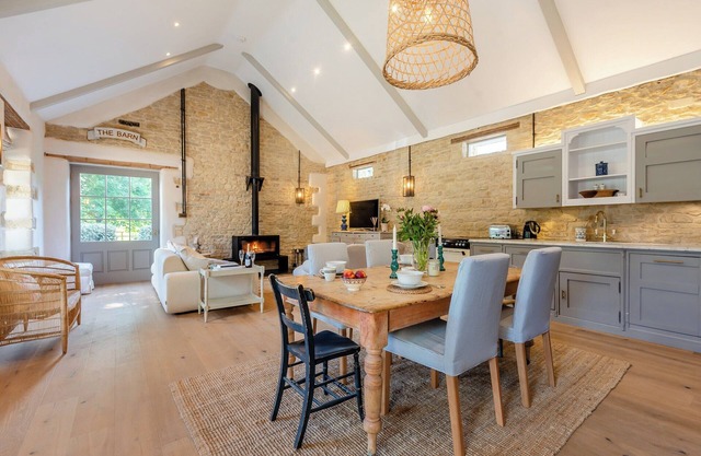 2 bedroom accommodation in Shipton Under Wychwood