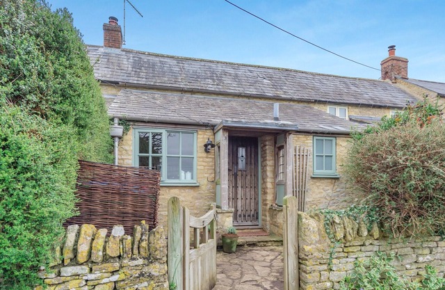 2 bedroom accommodation in Shipton-Under-Wychwood