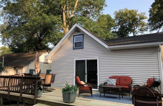 2 bedroom 1.5 bath home- Plus loft in beautiful Clear Lake, IA- South Shore