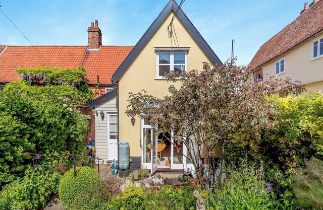 2 bedroom accommodation in Bury St Edmunds