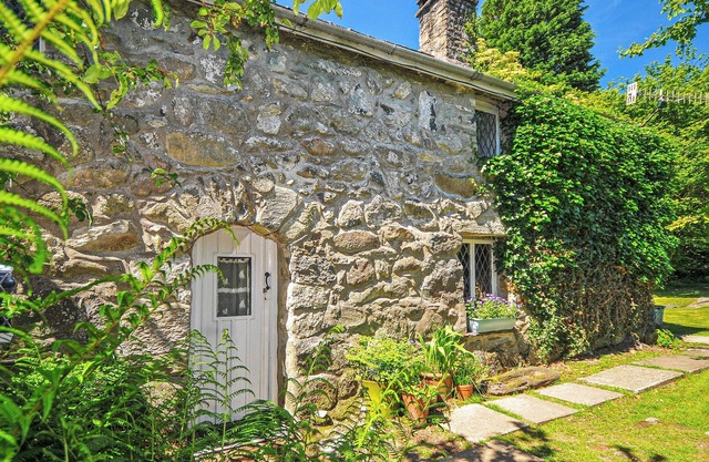 2 bedroom accommodation in Garndolbenmaen, near Porthmadog