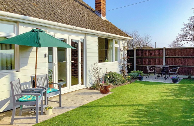 2 bedroom accommodation in California, near Great Yarmouth