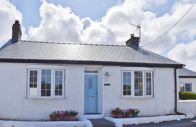 2 bedroom accommodation in Llansantffraed, near Aberaeron
