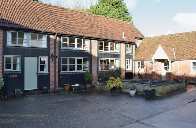 2 bedroom accommodation in Ottery St Mary