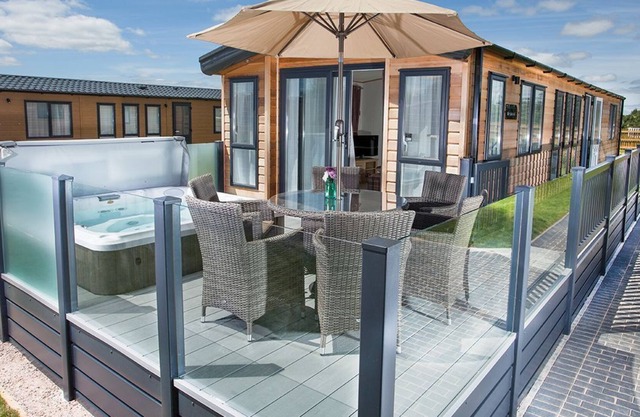 2 bedroom accommodation in Clyst St Mary, Nr Exeter