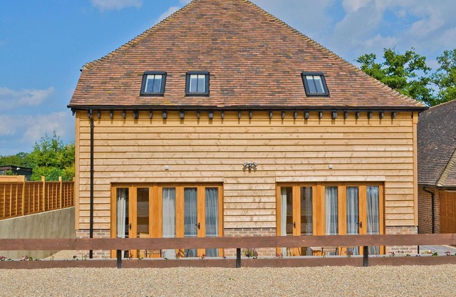 2 bedroom accommodation in Sheffield Park