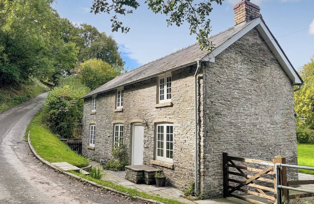 2 bedroom accommodation in Rhulen, near Builth Wells