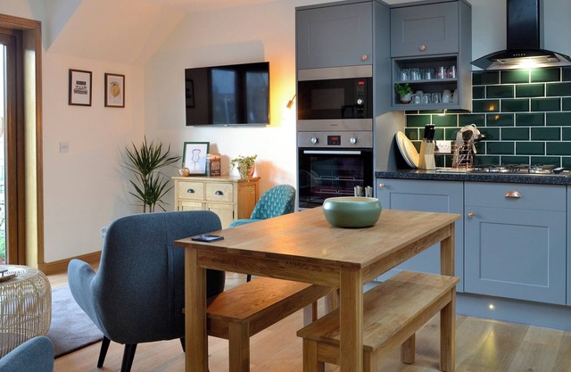 2 bedroom accommodation in Laurencekirk, near Montrose
