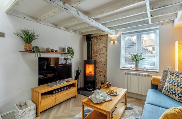2 bedroom accommodation in Castle Acre, near Kings Lynn