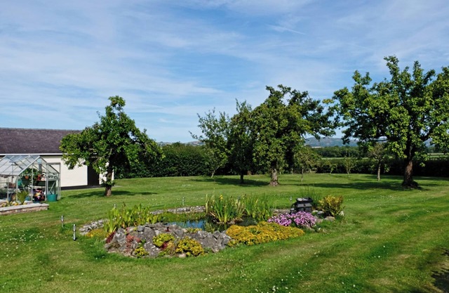 2 bedroom accommodation in Cefn, near St Asaph