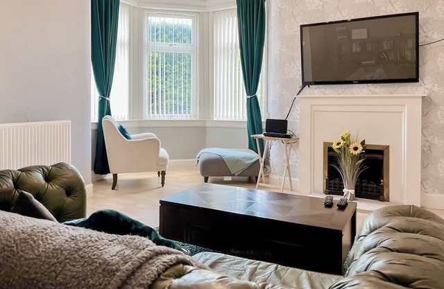 2 bedroom accommodation in Crossgates